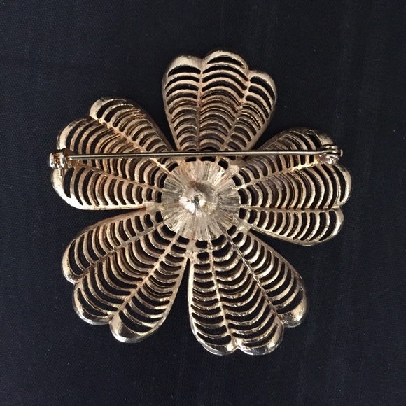Vintage Flower Brooch - Picture 5 of 5